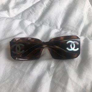 Chanel CC Shell sunglasses